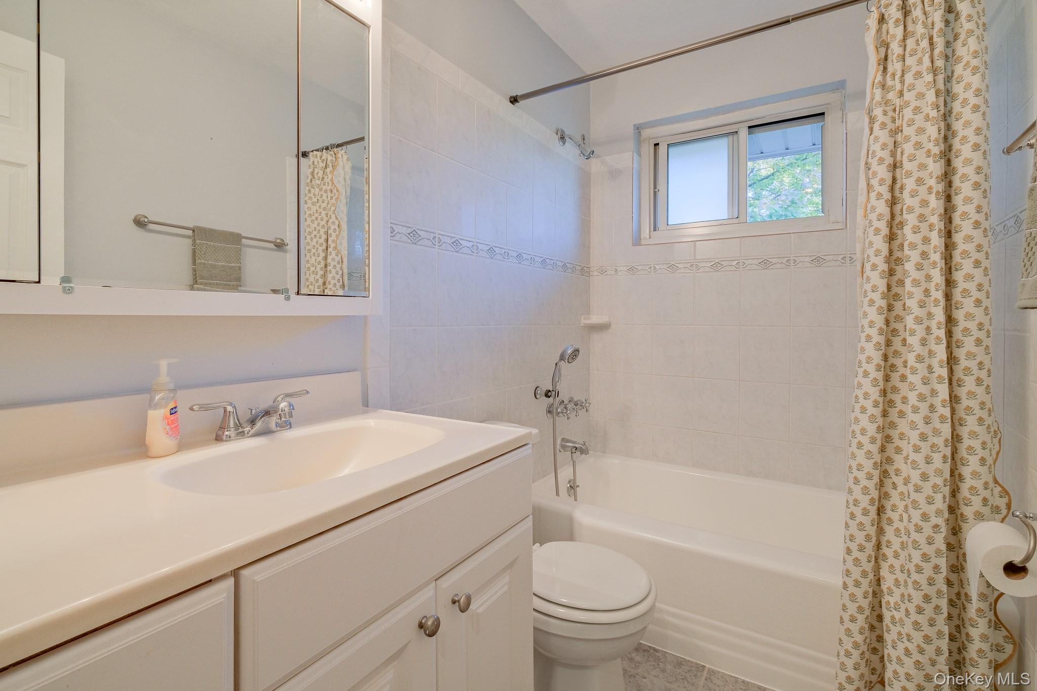 836 N Broadway, Unit 2E photo 16