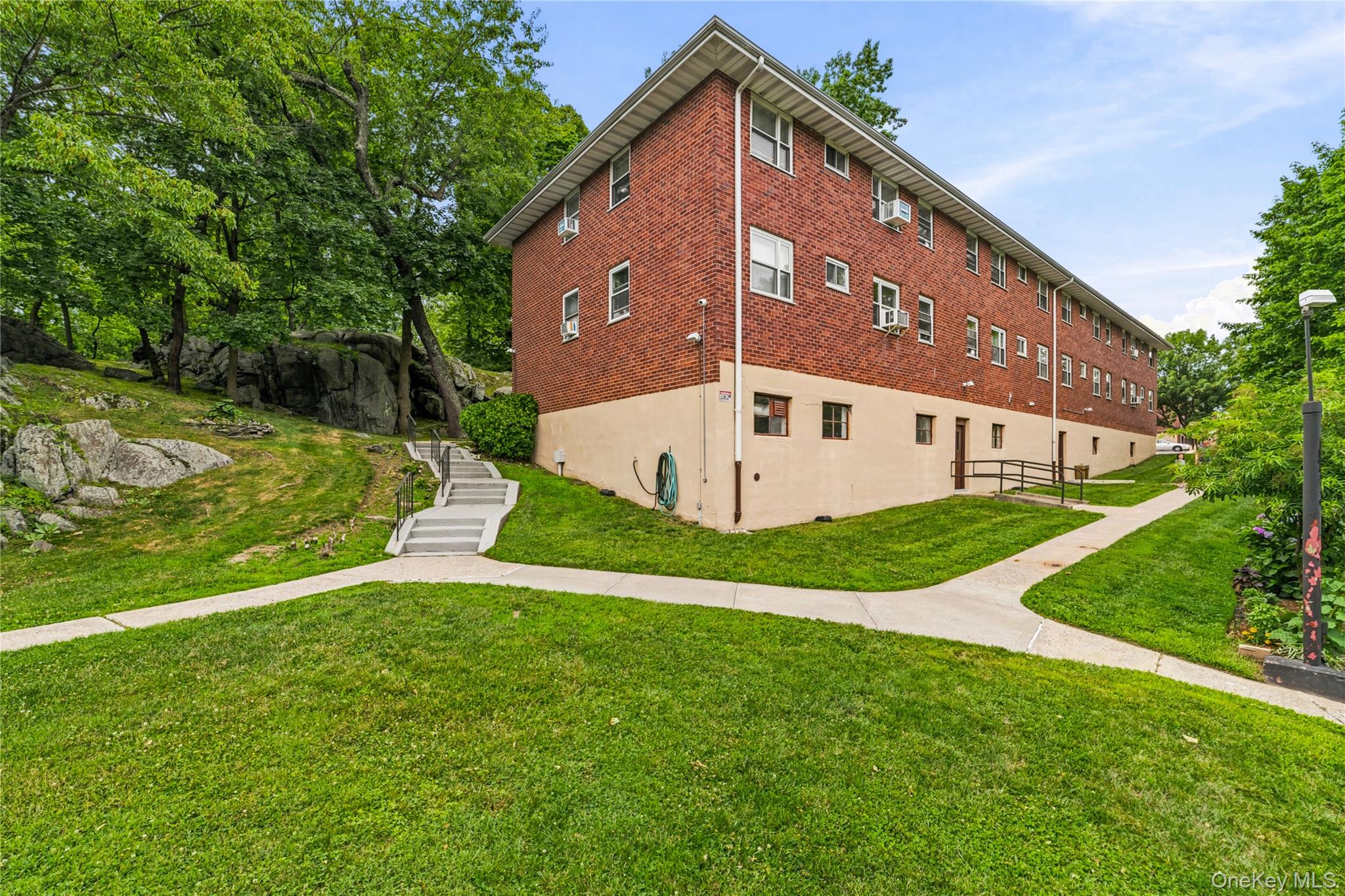 836 N Broadway, Unit 2E photo 28