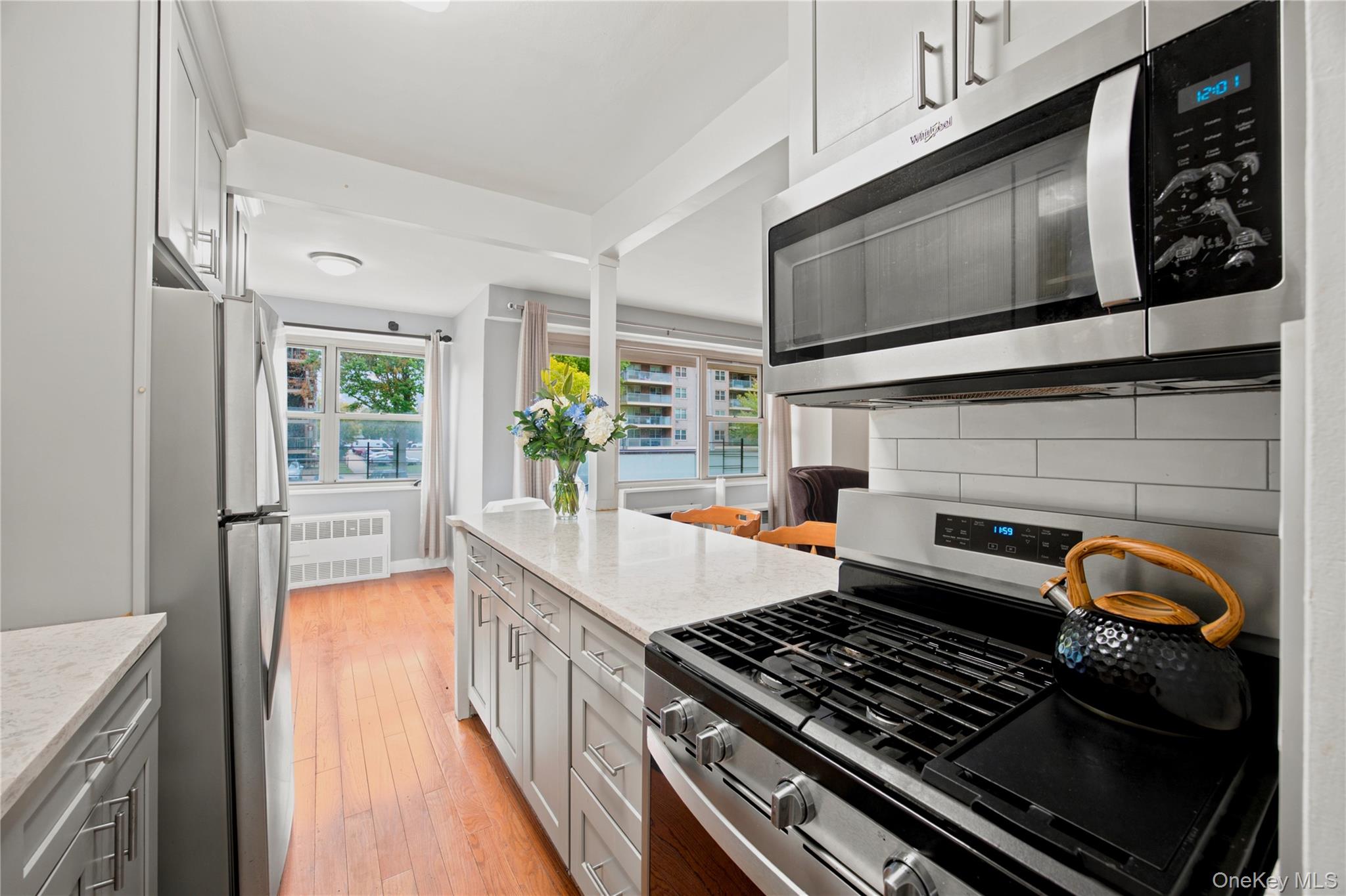 200 Cozine Avenue, Unit APT1E photo 8