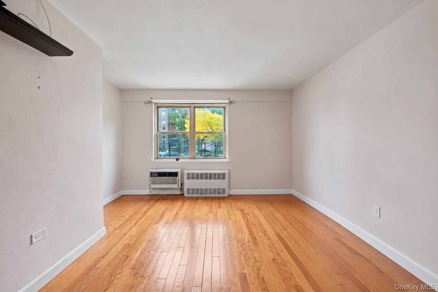 200 Cozine Avenue, Unit APT1E photo 14