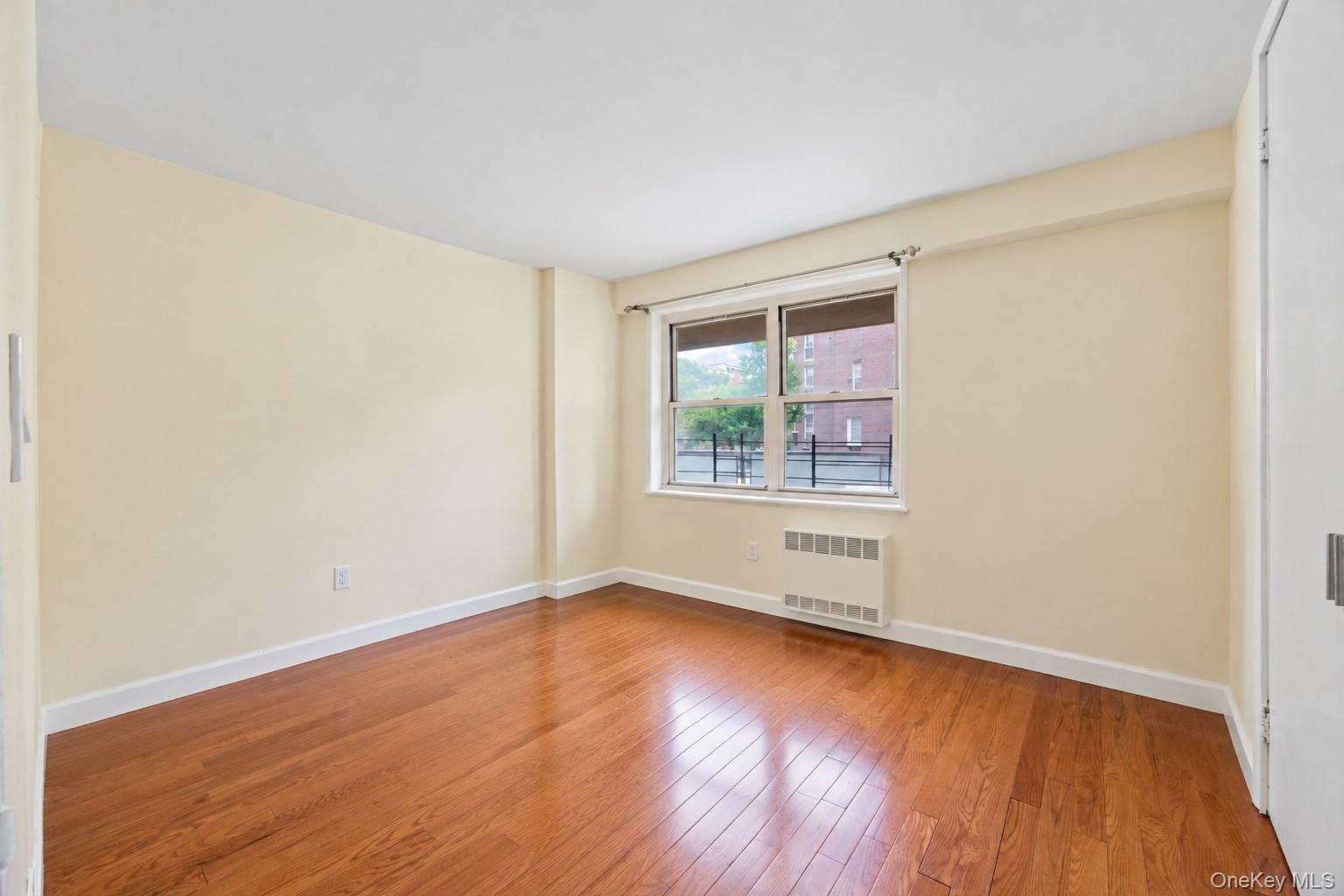200 Cozine Avenue, Unit APT1E photo 18