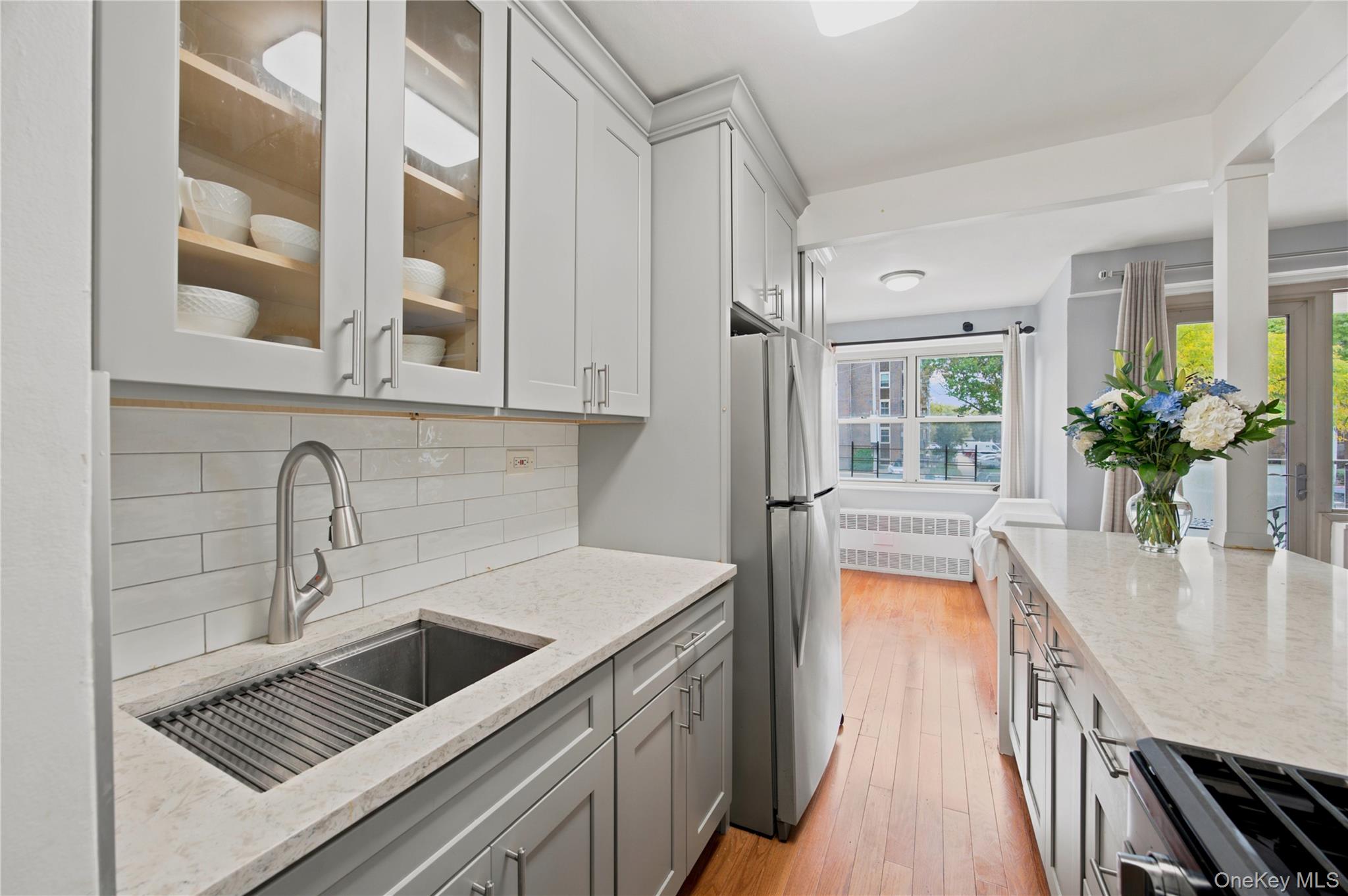 200 Cozine Avenue, Unit APT1E photo 9