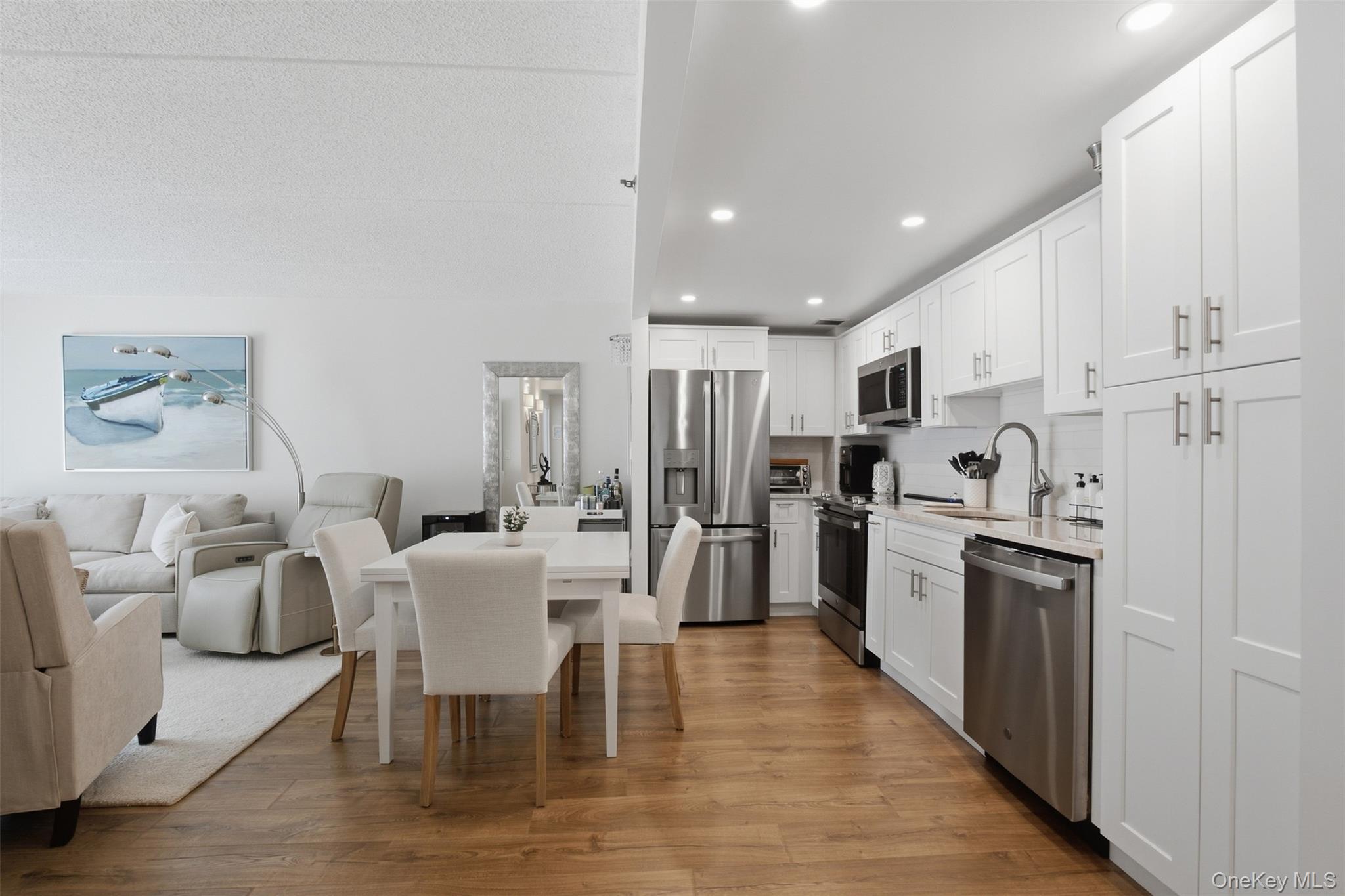 123 Mamaroneck Avenue, Unit 414 photo 4