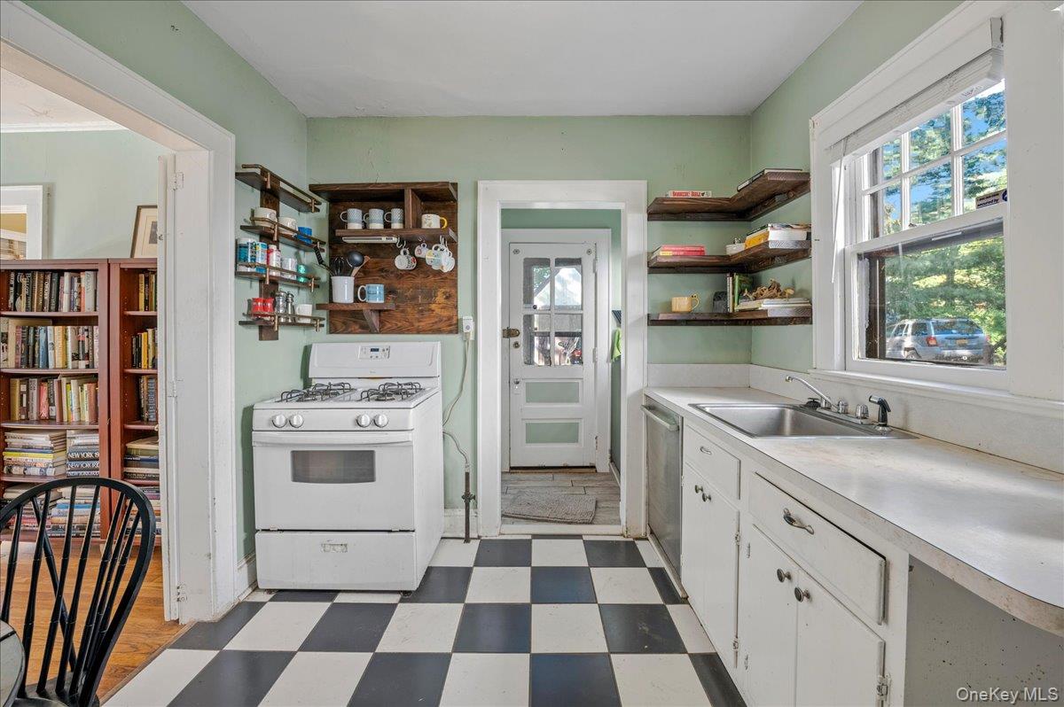321 Bronxville Road – For Sale photo 16
