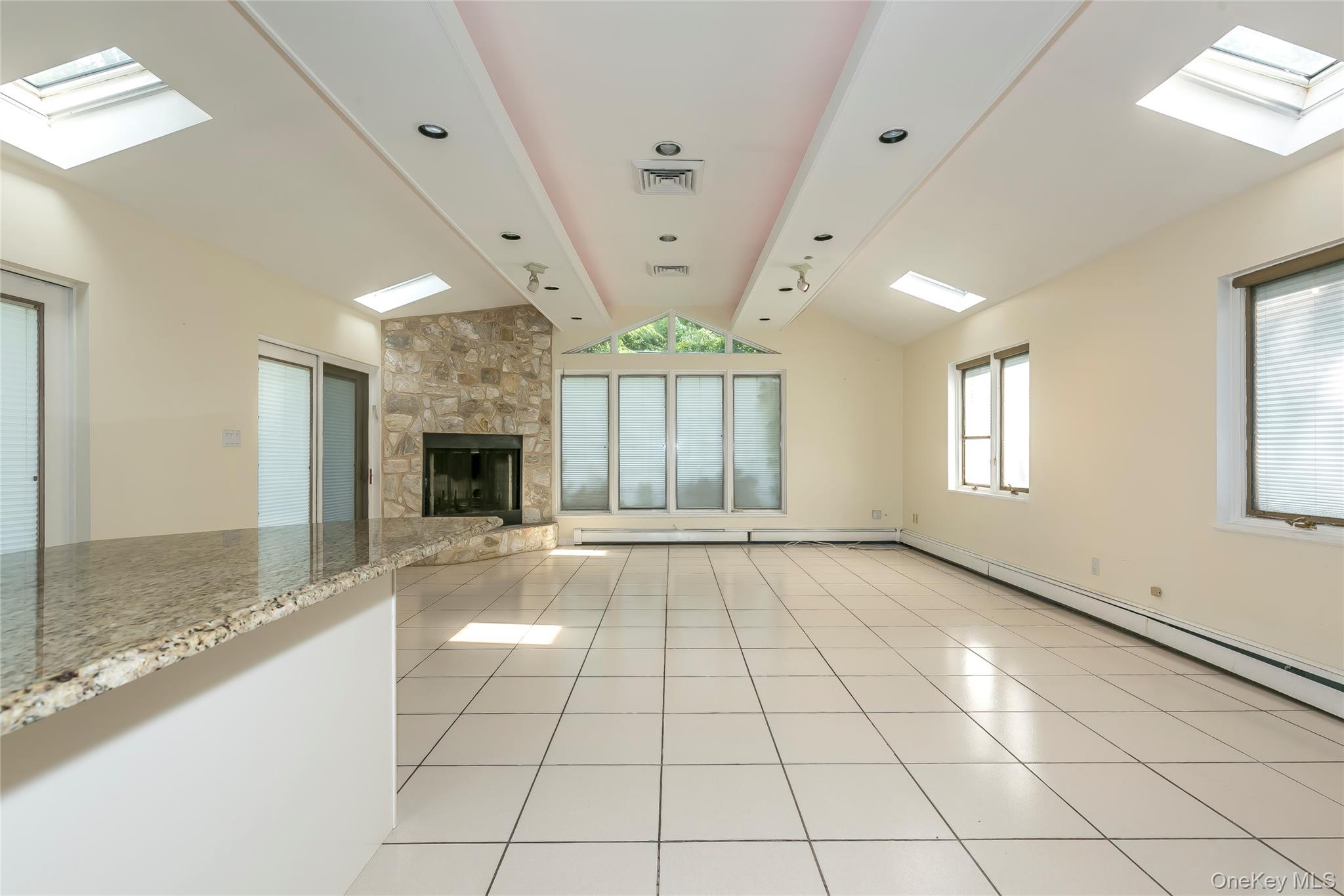 15 Somerset Drive S – For Rent photo 15