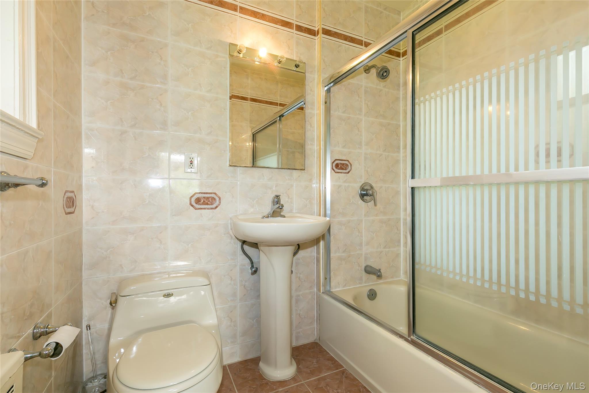 15 Somerset Drive S – For Rent photo 19