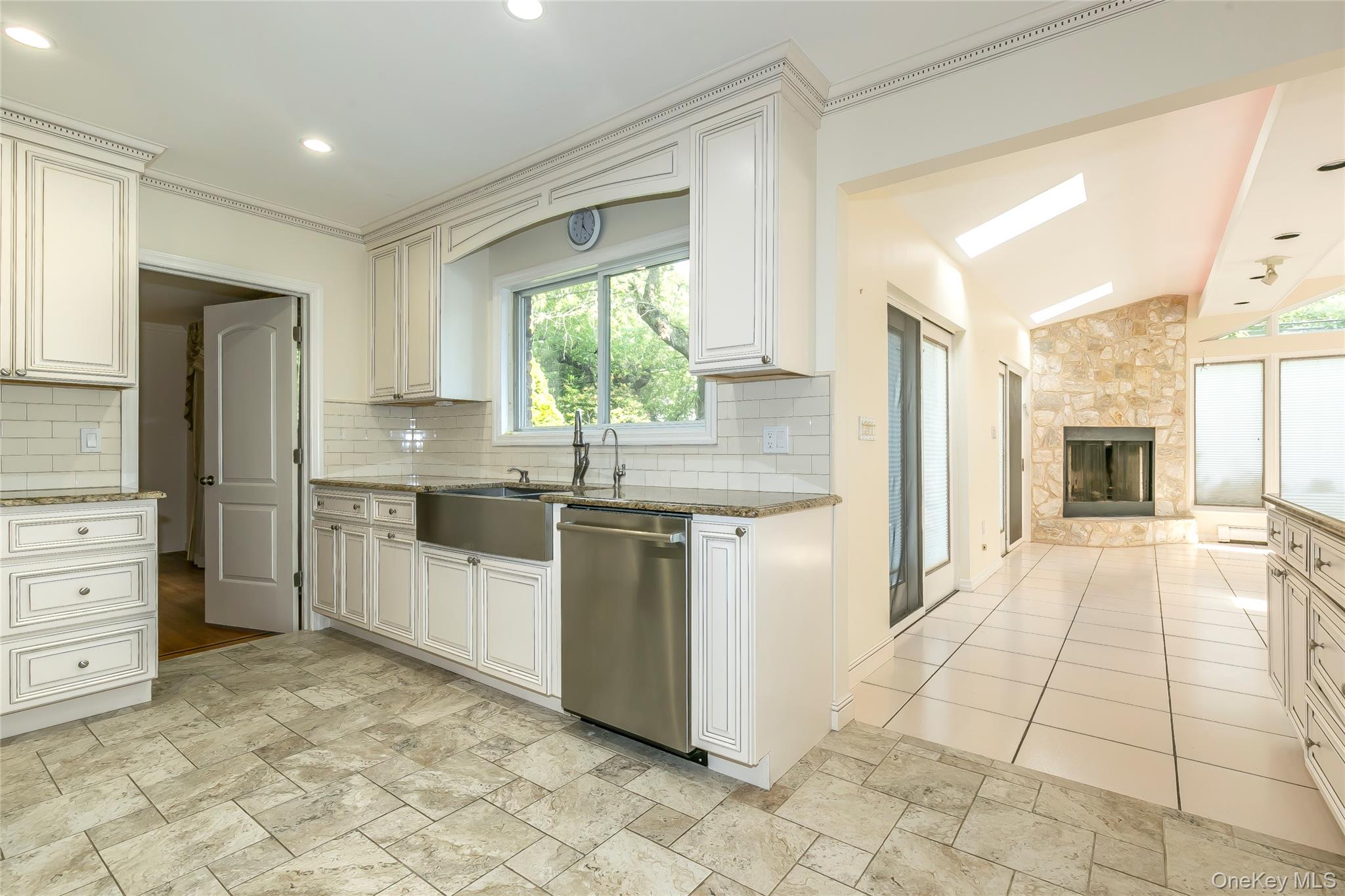 15 Somerset Drive S – For Rent photo 13