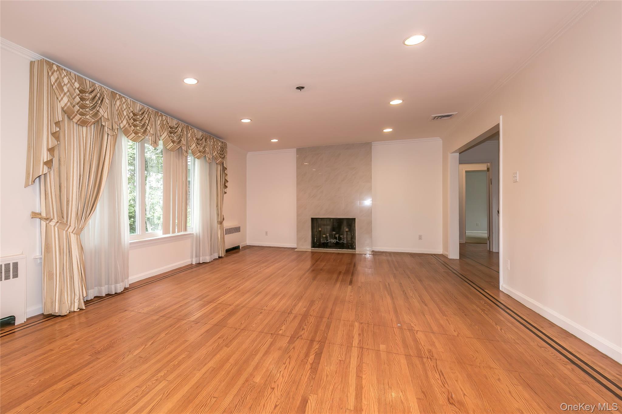 15 Somerset Drive S – For Rent photo 5