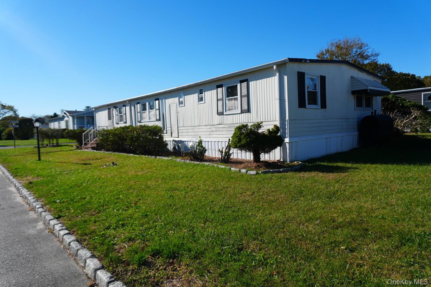 703 Fresh Pond Avenue, Unit 32 photo 3