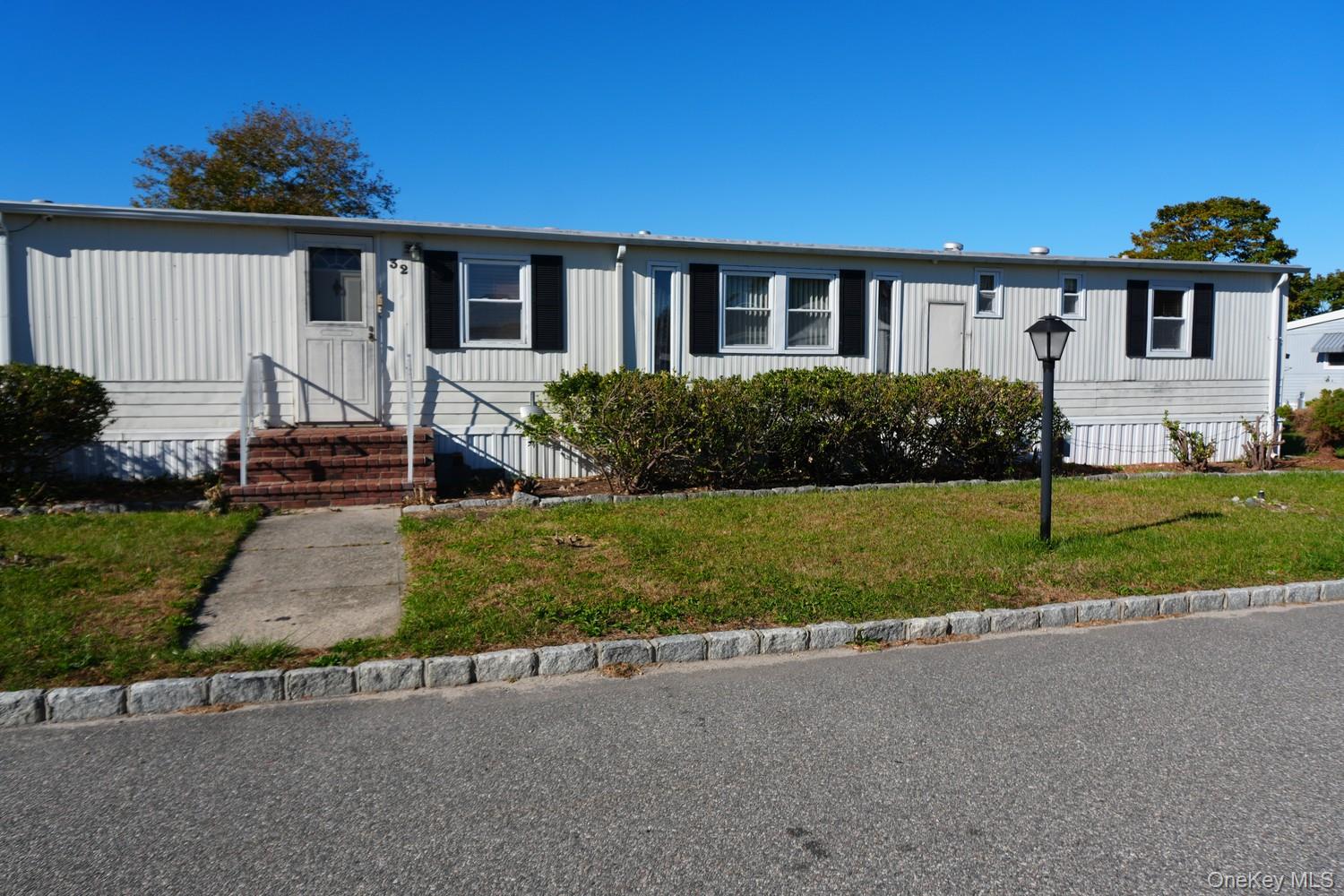 703 Fresh Pond Avenue, Unit 32 photo 4