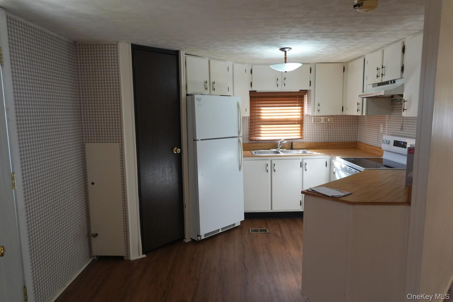 703 Fresh Pond Avenue, Unit 32 photo 10