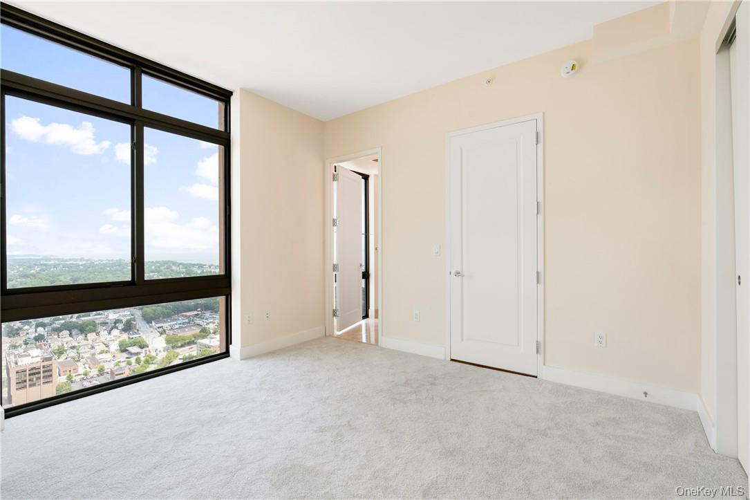 175 Huguenot Street, Unit PH201 photo 17