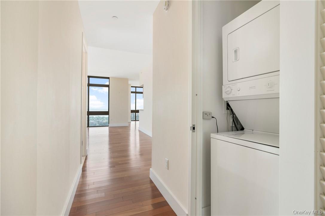175 Huguenot Street, Unit PH201 photo 23