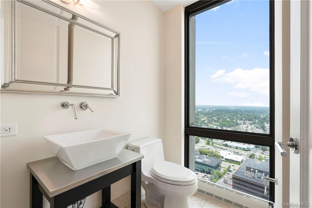 175 Huguenot Street, Unit PH201 photo 22