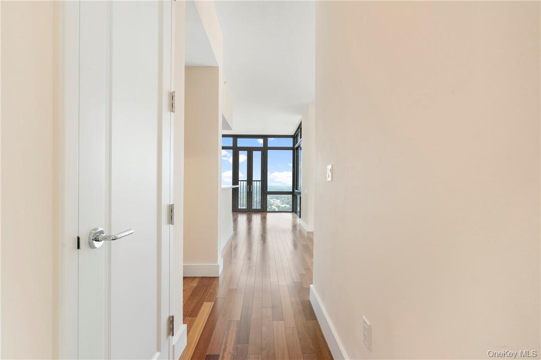 175 Huguenot Street, Unit PH201 photo 24