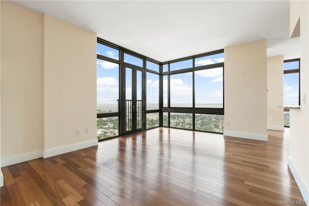 175 Huguenot Street, Unit PH201 photo 4