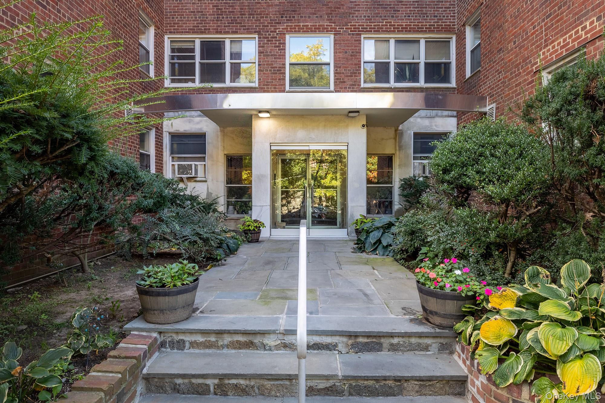 1234 Midland Avenue, Unit 4H
