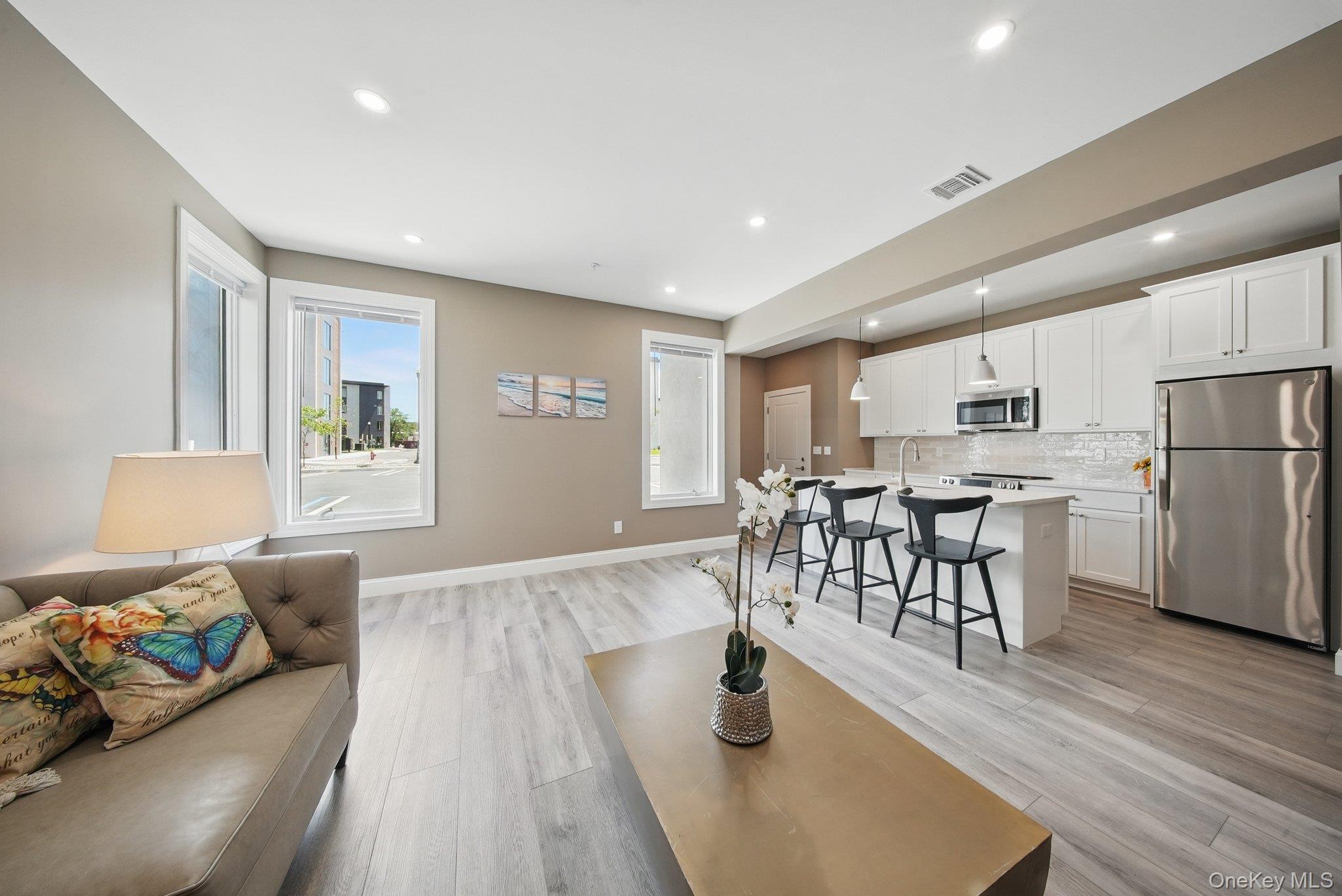 7 Giada Lane, Unit 3 photo 12