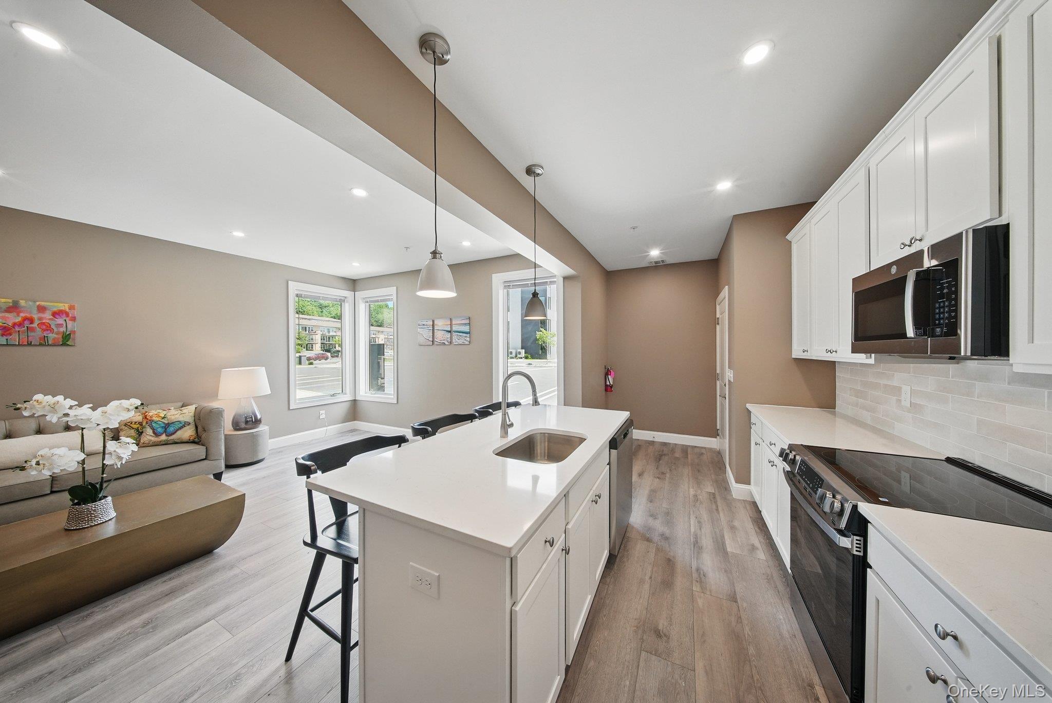 7 Giada Lane, Unit 3 photo 8
