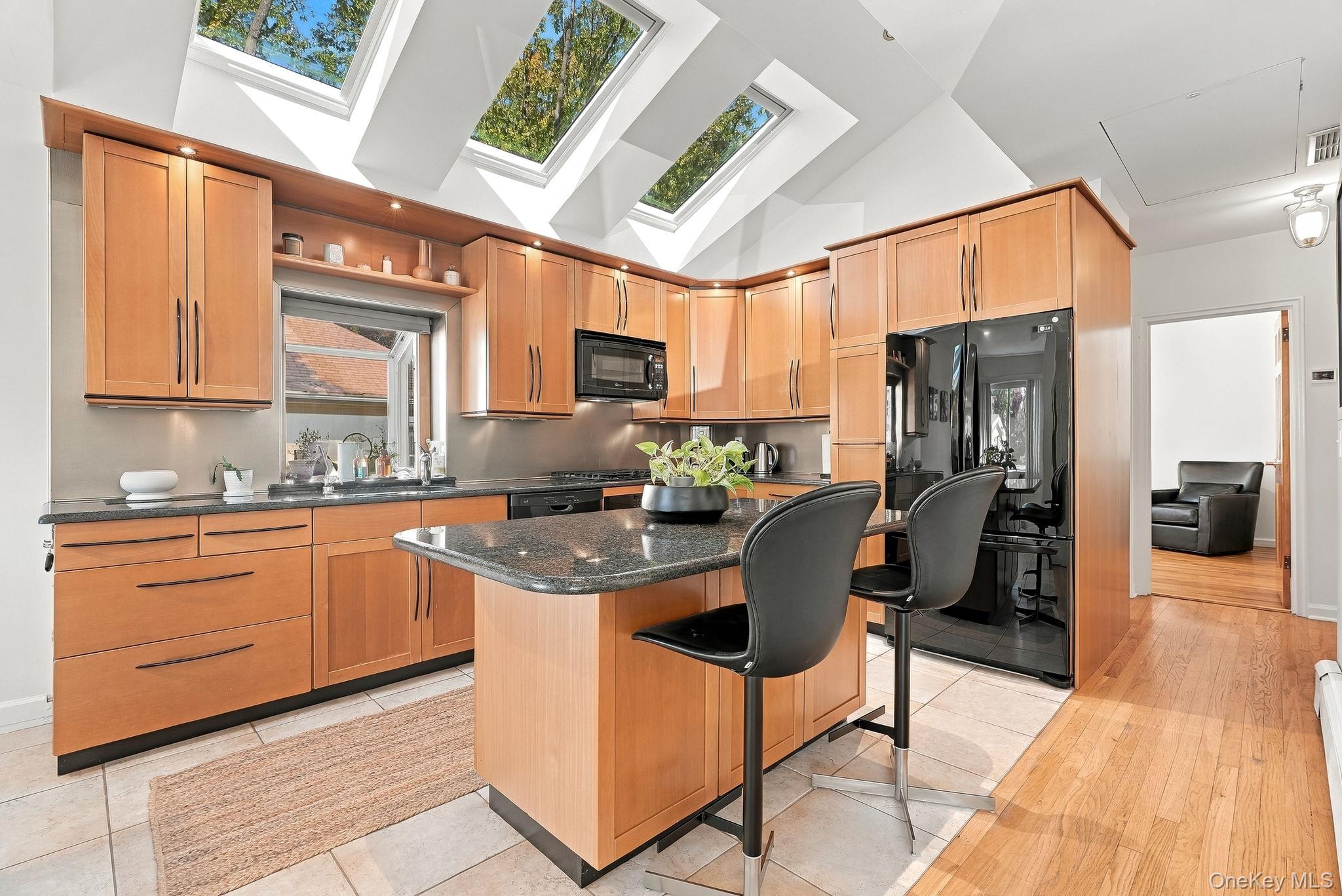 17 S Longfellow Street – For Sale photo 4