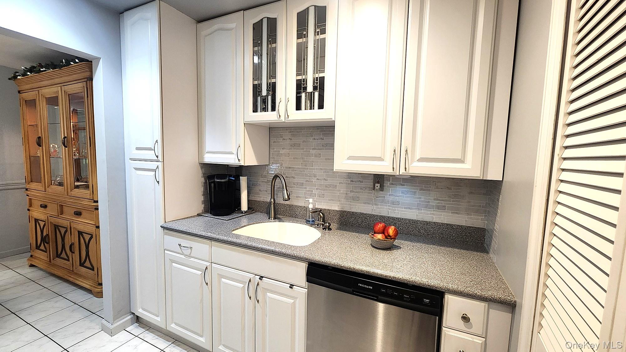 23 Richmond Boulevard, Unit 2A photo 5
