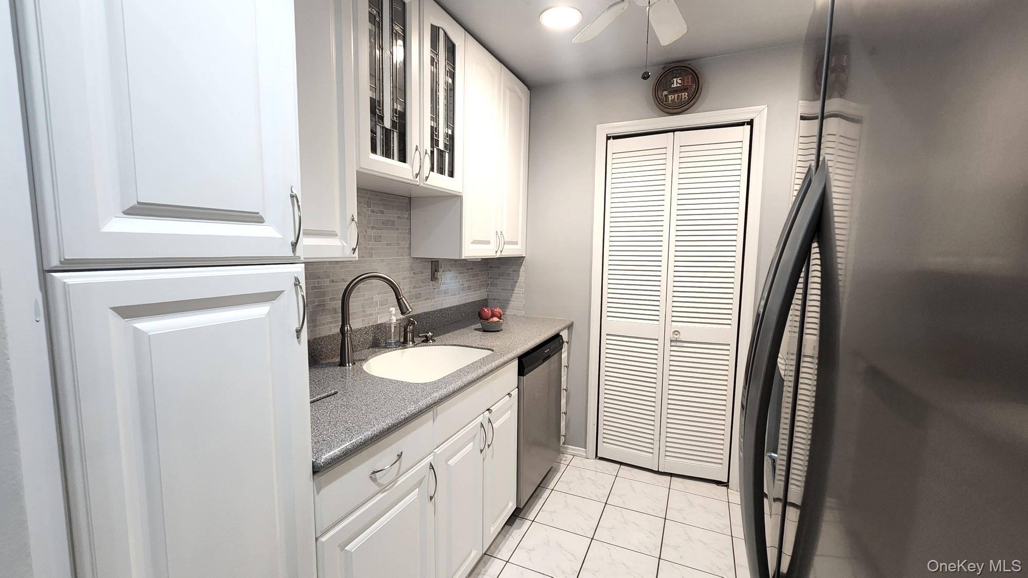 23 Richmond Boulevard, Unit 2A photo 4