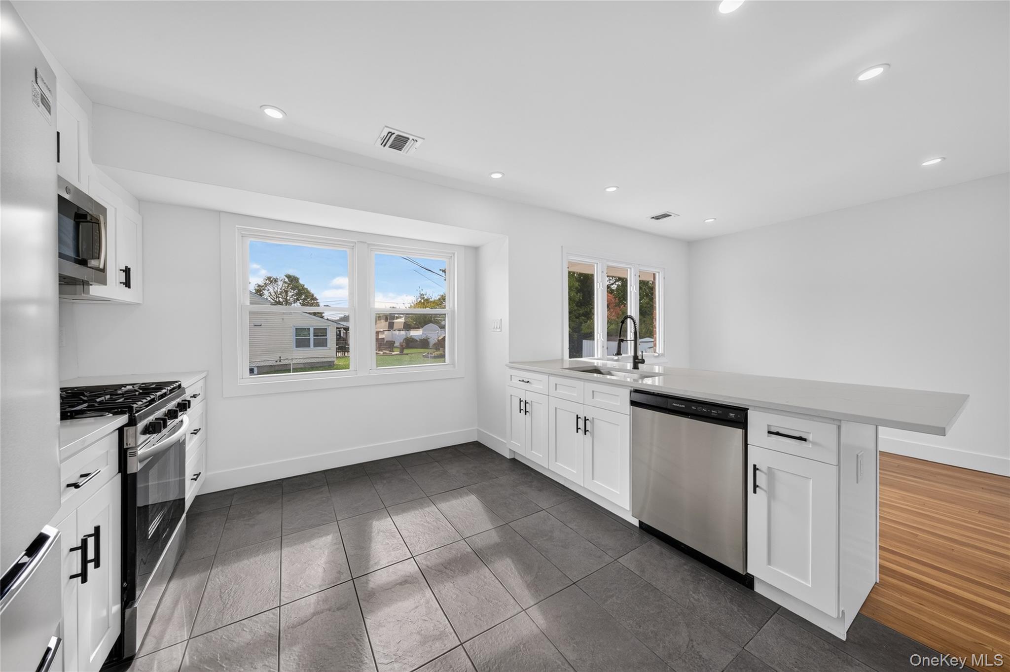 8 Whitebirch Lane – For Sale photo 10