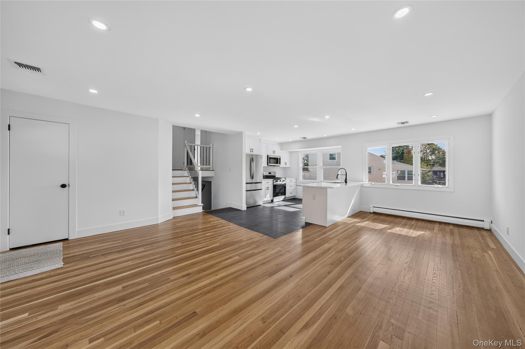 8 Whitebirch Lane – For Sale photo 6