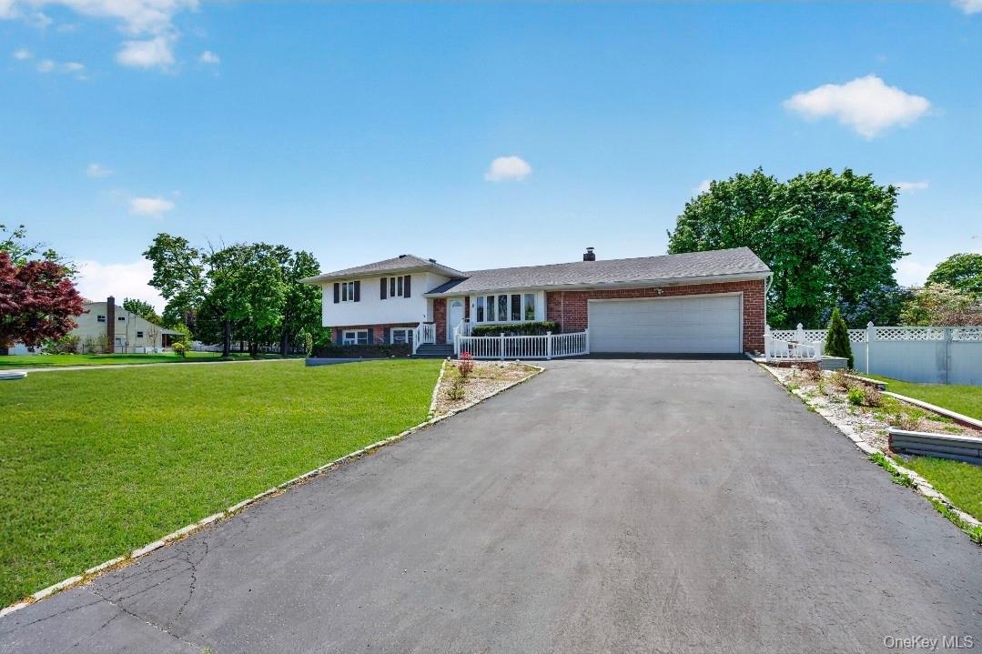 8 Whitebirch Lane – For Sale photo 3