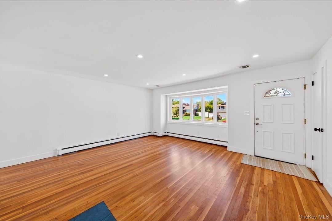 8 Whitebirch Lane – For Sale photo 4