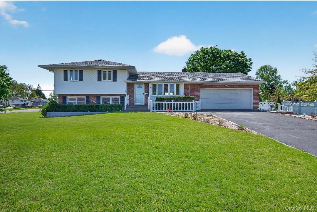 8 Whitebirch Lane – For Sale