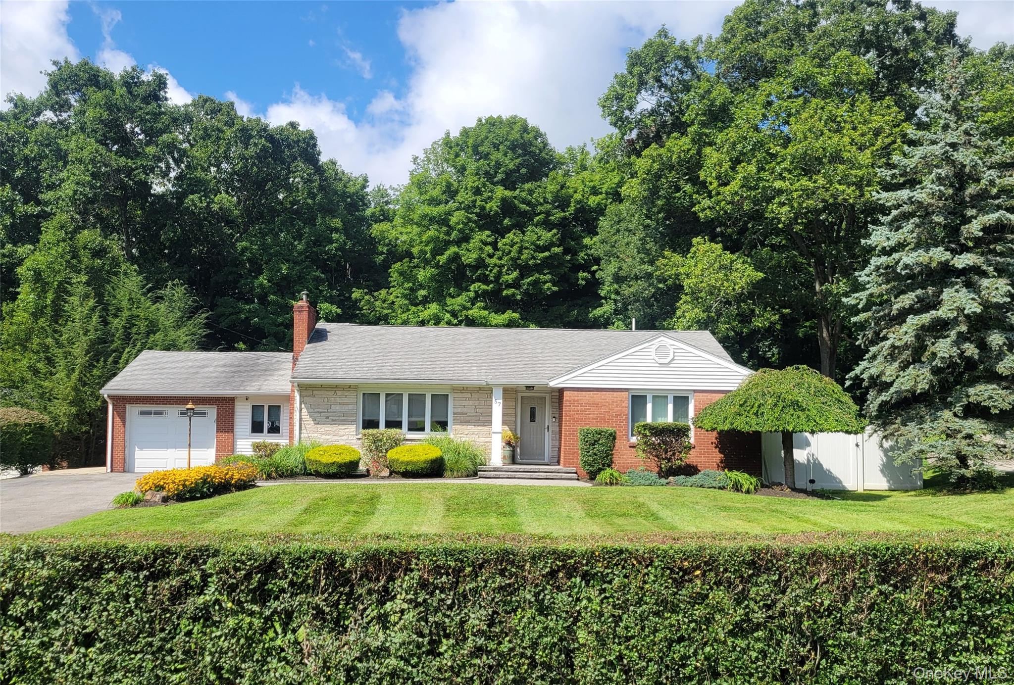 57 5th Avenue – For Sale