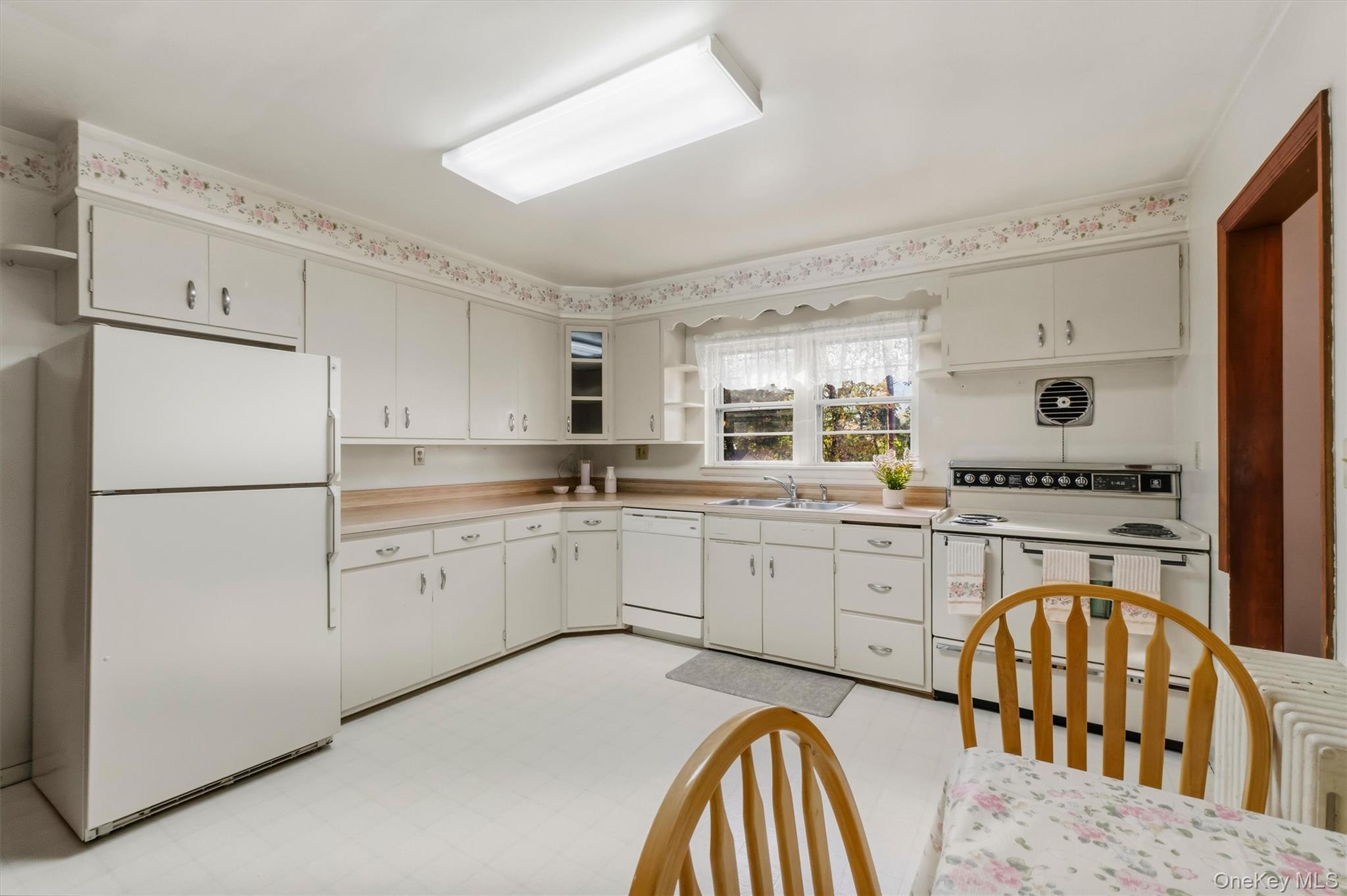 28 Center Avenue – For Sale photo 7