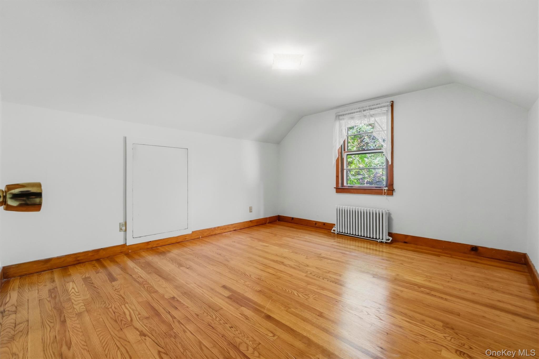 28 Center Avenue – For Sale photo 11