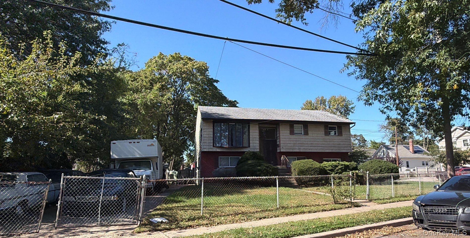 81 Saint Francis Street – For Sale