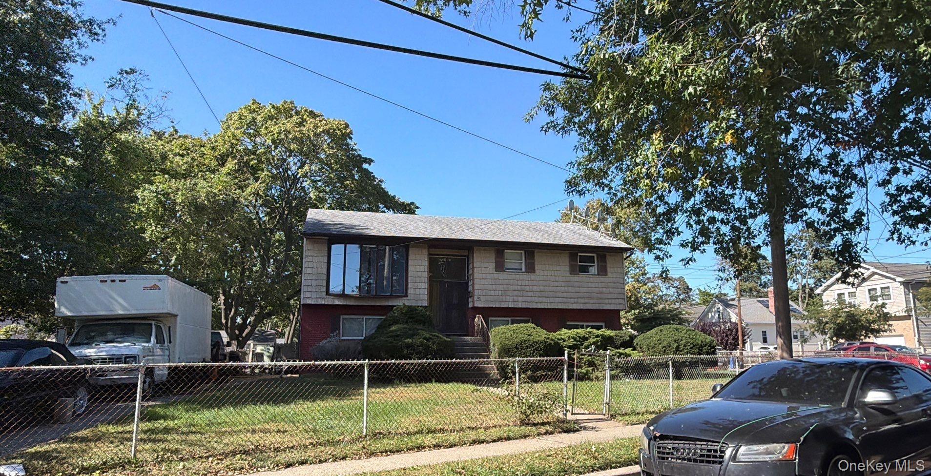 81 Saint Francis Street – For Sale photo 2