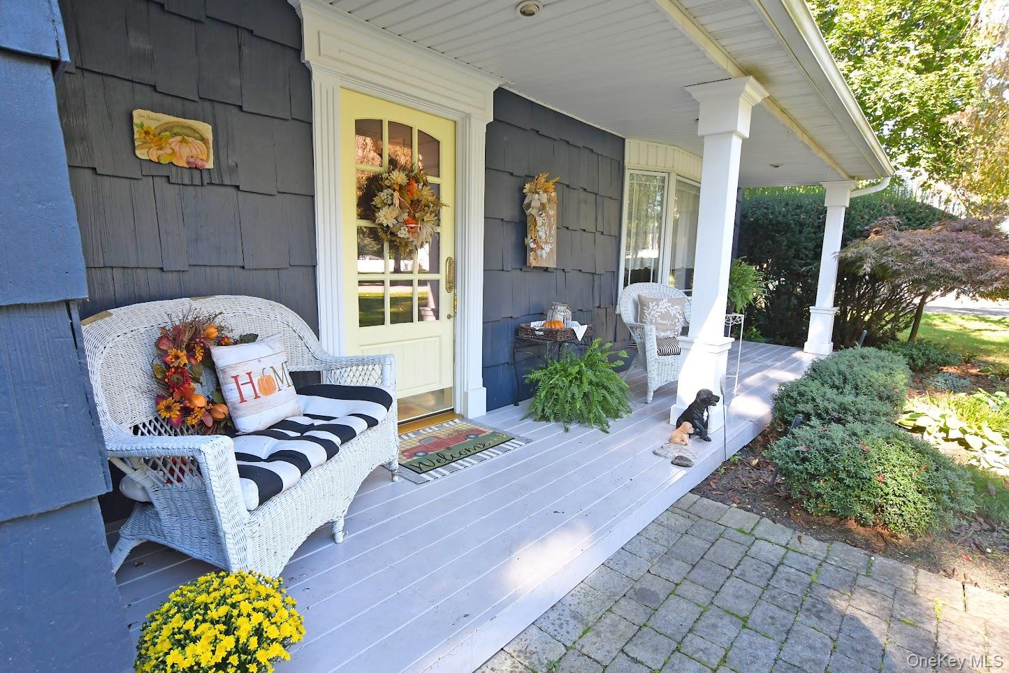 10 Artist Lake Boulevard – For Sale photo 3