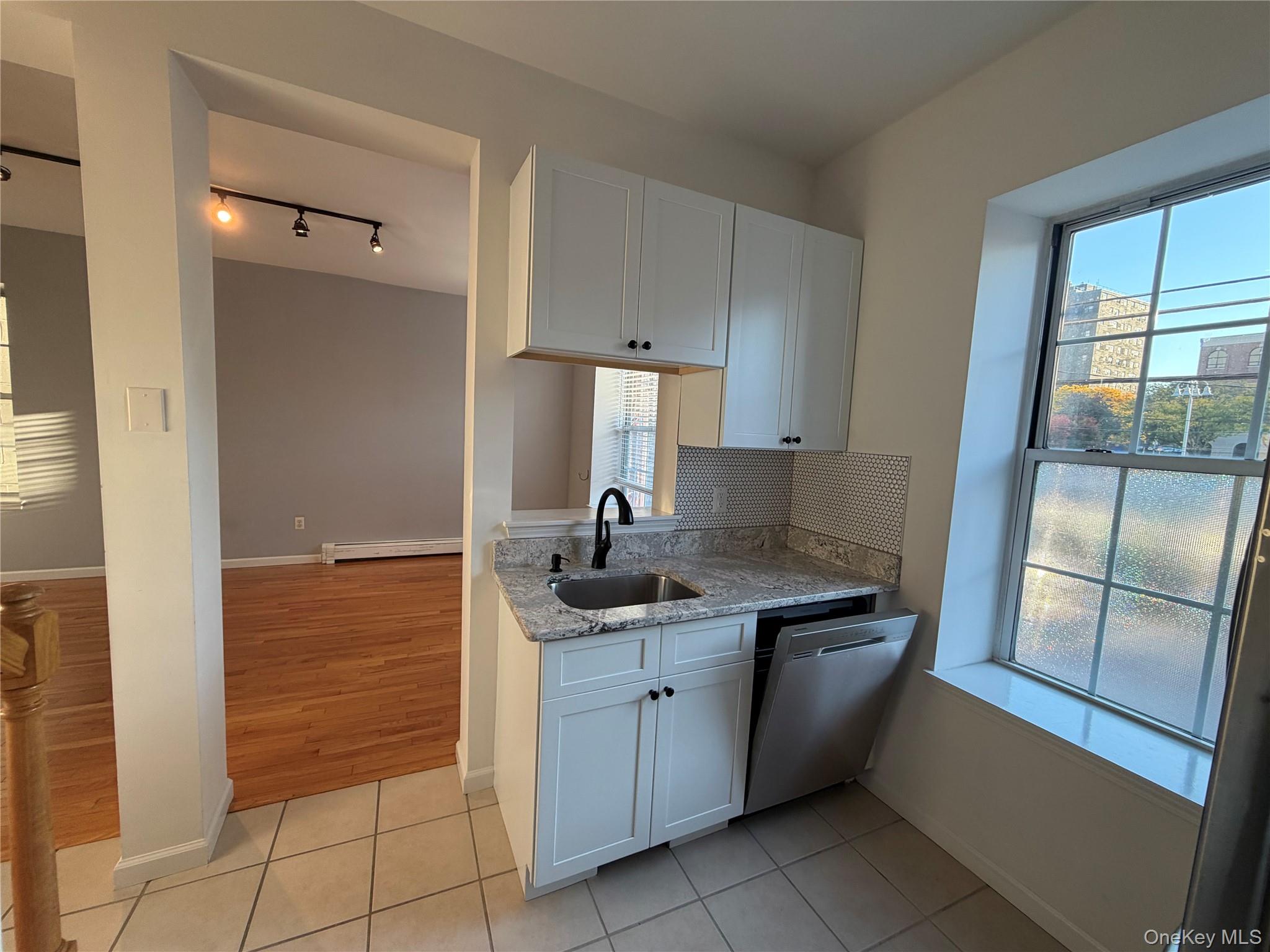 10 S Clover Street – For Rent photo 2