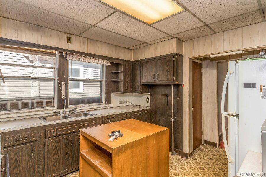 53 Earle Avenue – For Sale photo 4