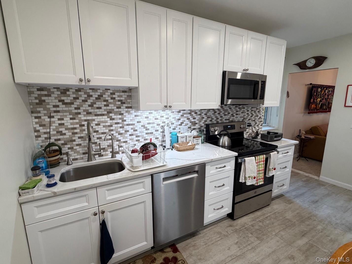 1 Kensignton Gate, Unit 209 photo 9