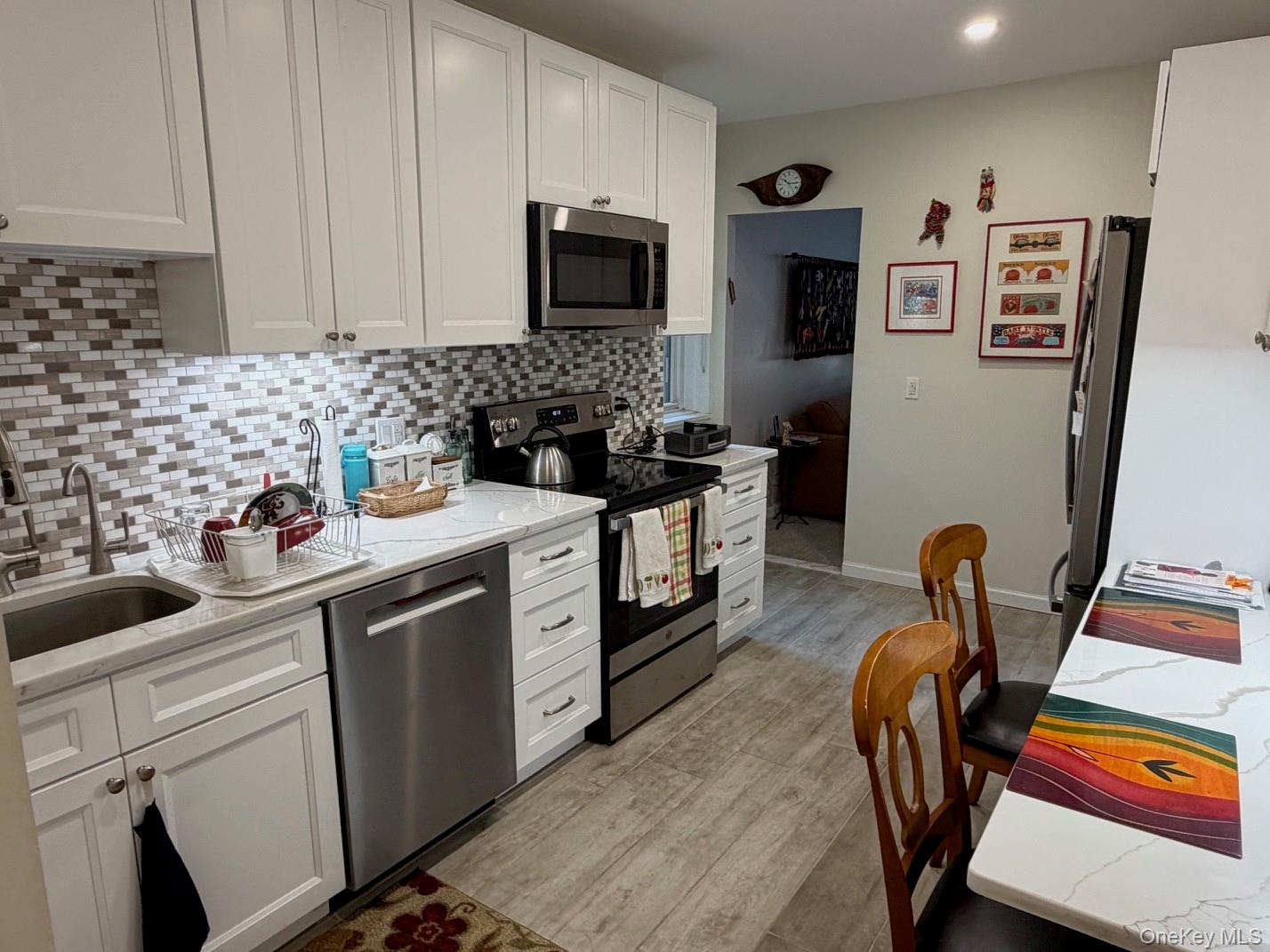1 Kensignton Gate, Unit 209 photo 7
