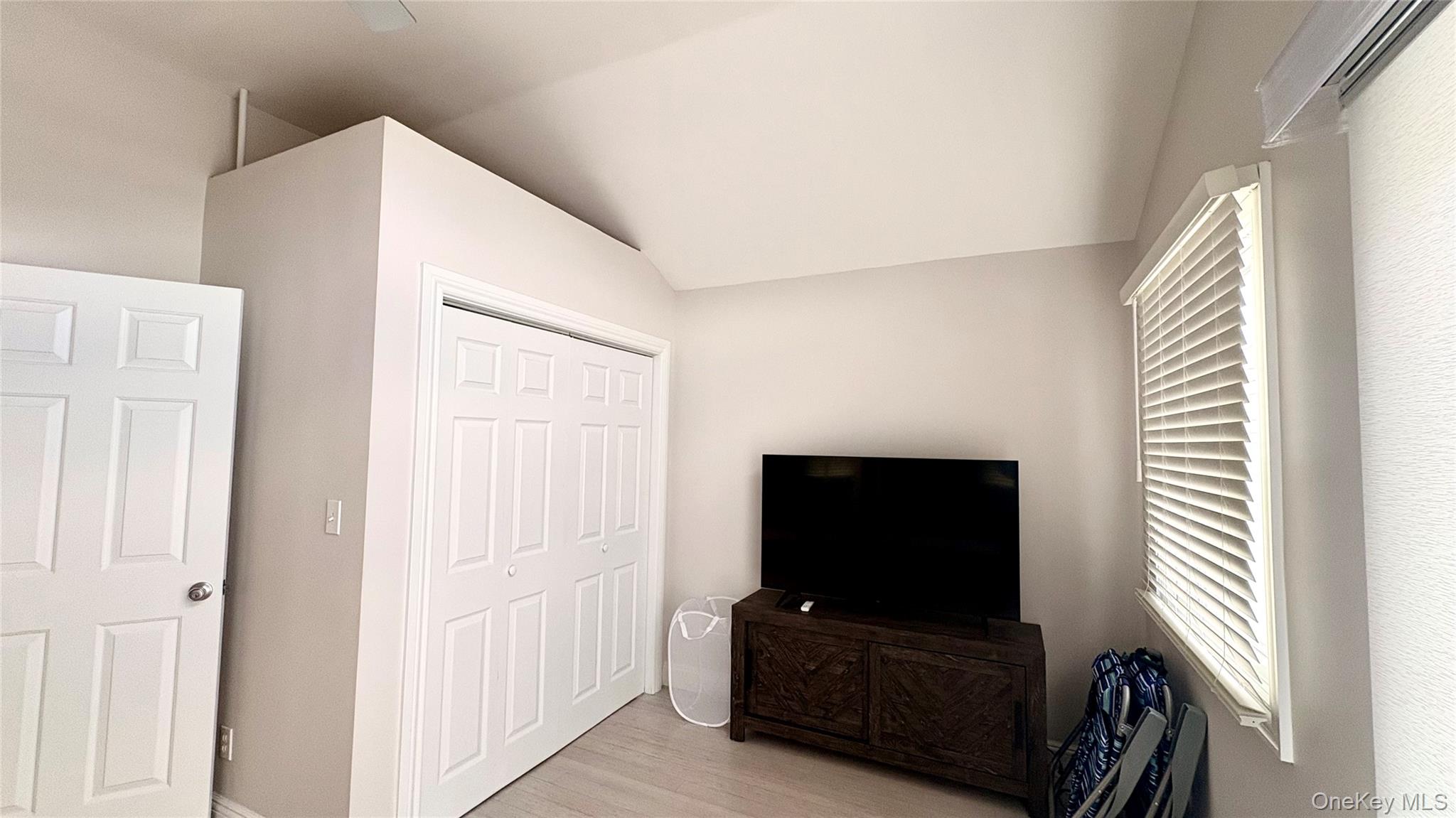 49 Oregon Street – For Rent photo 9
