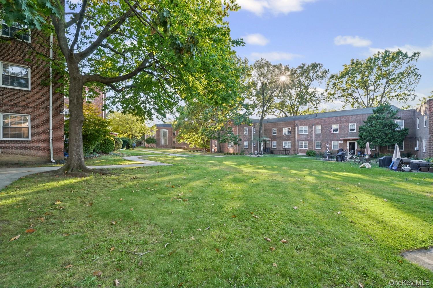 78-13 Park Drive E, Unit 2A photo 33