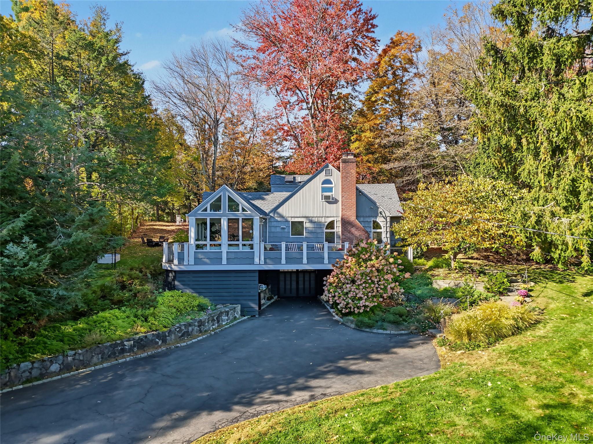 21 Lakeview Avenue W – For Sale