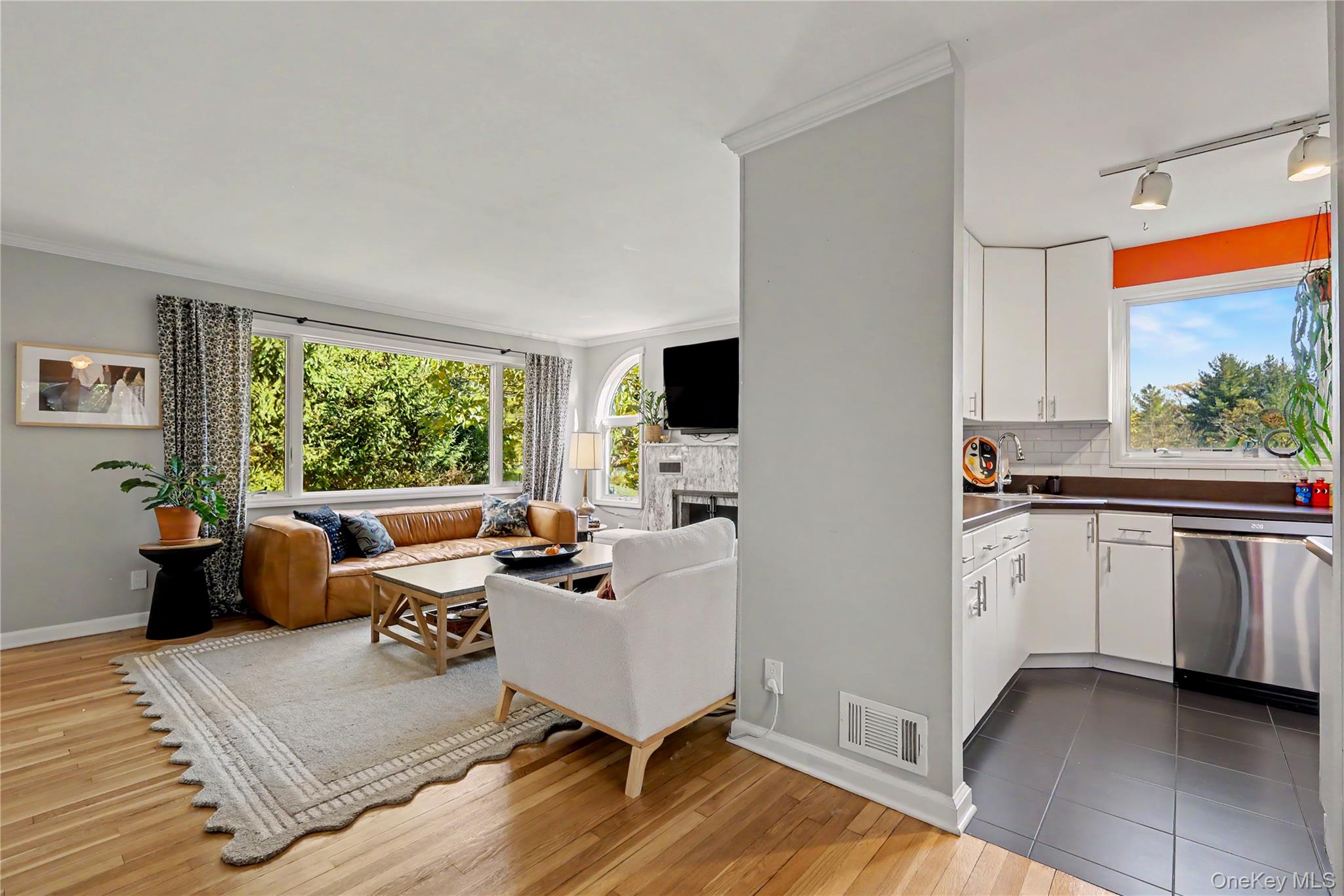 21 Lakeview Avenue W – For Sale photo 8