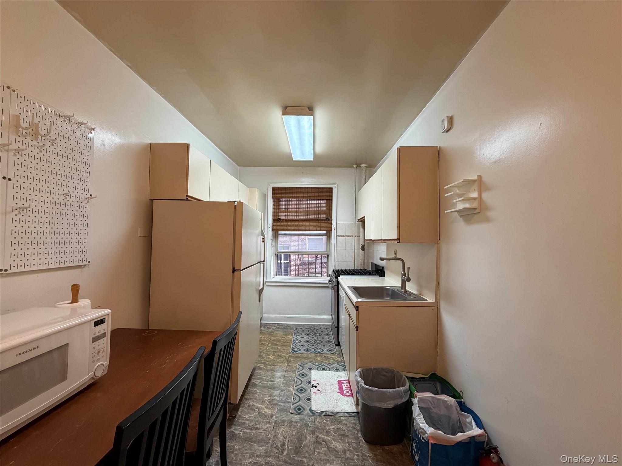 48-17 42 Avenue, Unit 4E photo 6