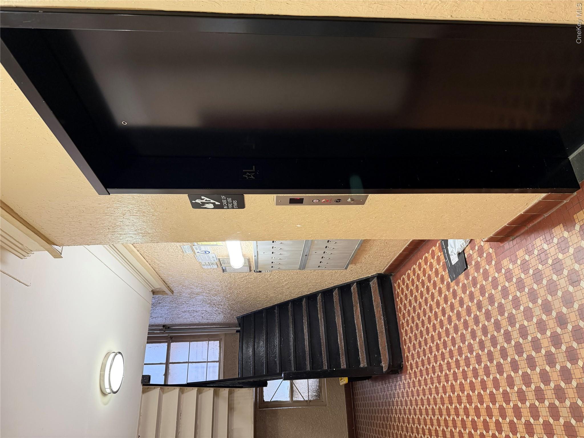 48-17 42 Avenue, Unit 4E photo 3