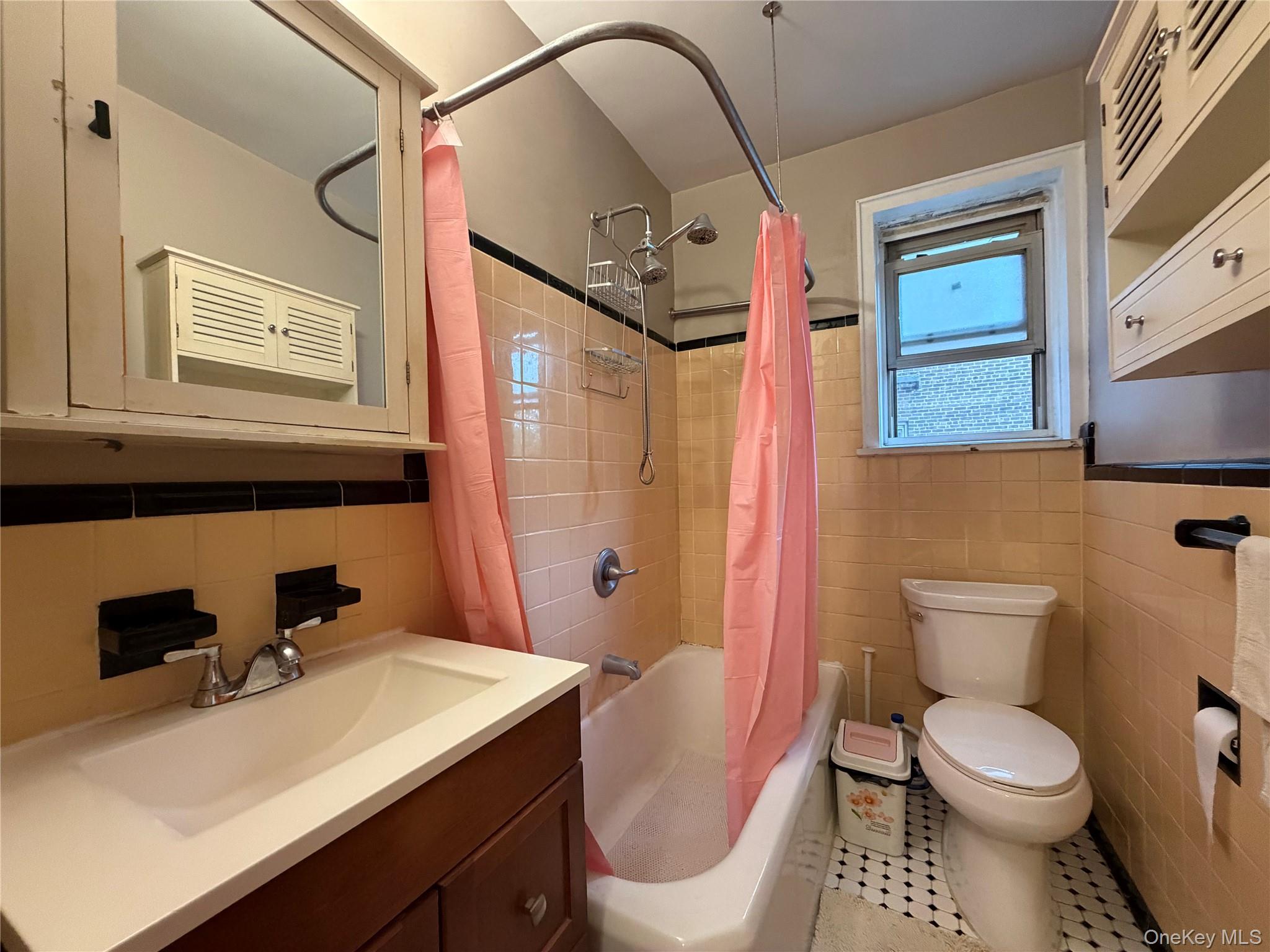 48-17 42 Avenue, Unit 4E photo 11