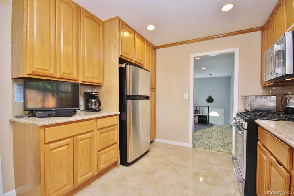 502 Bronxville Road – For Sale photo 4