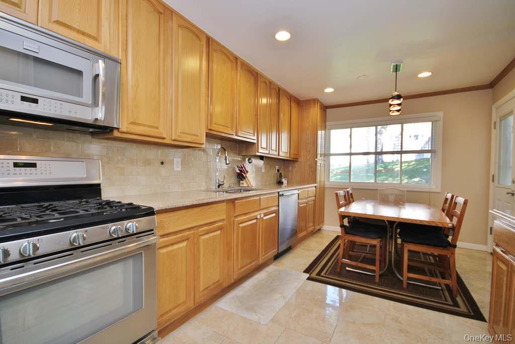 502 Bronxville Road – For Sale photo 2
